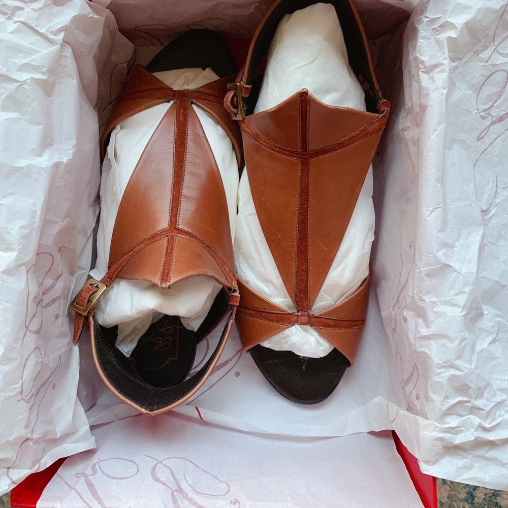 NIB Roger Vivier Kitty Kite brown sandals EU37